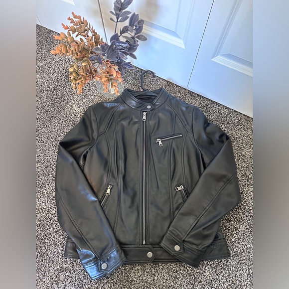 Andrew Marc-Marc New York Women’s Leather Jacket - Picture 3 of 6